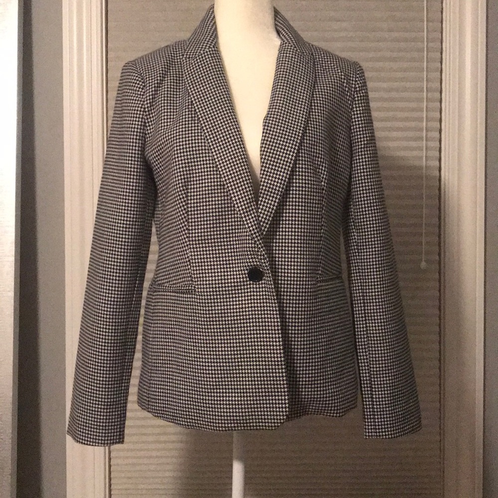 New without tags suit jacket